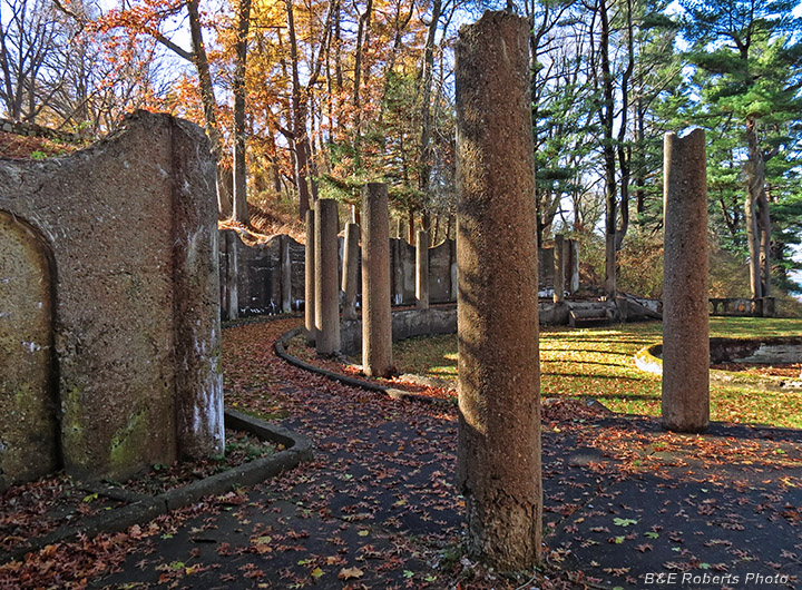 Garden_Pillars