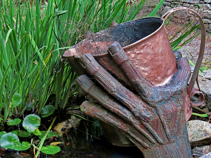 Hand_Cup_fountain