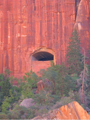Tunnel-portal