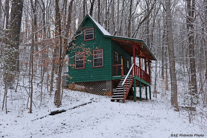 Snowy_Cabin