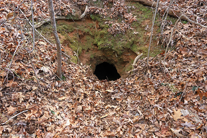 Tunnel_hole