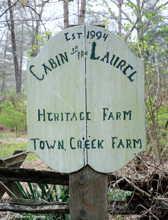 Laurel_Cabin_sign